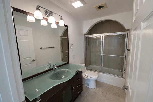 Building Photo - Bright Valley Village Condo for Lease with Balcony & Amenities