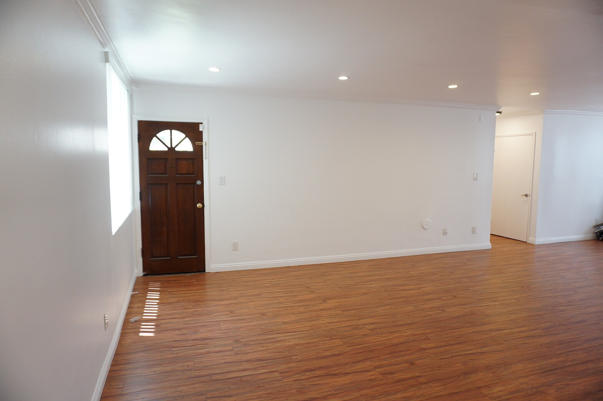 Building Photo - 4610 Densmore Ave