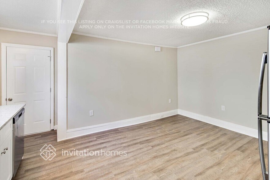 Building Photo - 401 Hillcrest Ave