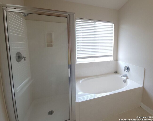 Building Photo - 3 Bedroom 2 Bath in Arborstone subd