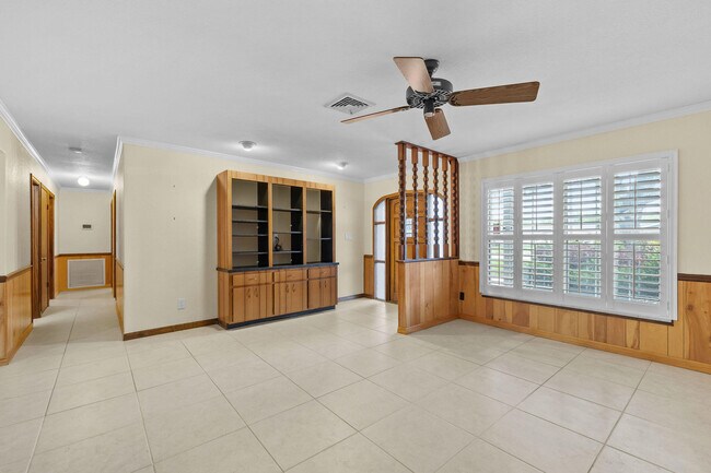 Building Photo - 3324 Sunrise Blvd