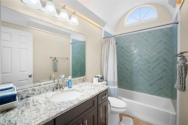 Building Photo - 402 72nd St NW