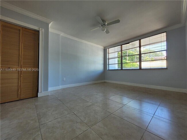 Building Photo - 2175 NE 170th St