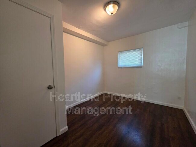 Building Photo - 4112 Van Dyke Ave