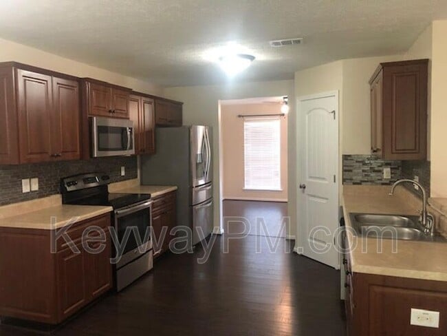 Building Photo - 1468 Collins Dr