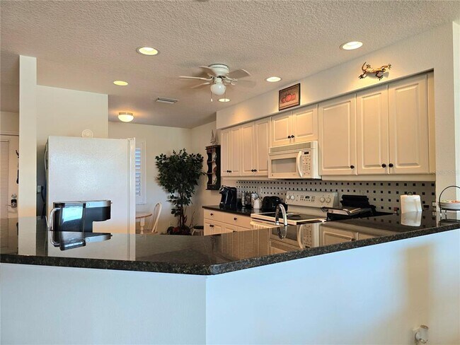 Building Photo - 6446 7th Ave Cir W