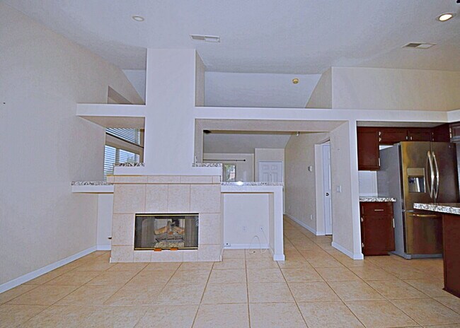 Building Photo - 3-Bedroom Home, Large backyard  & Pets Welcome