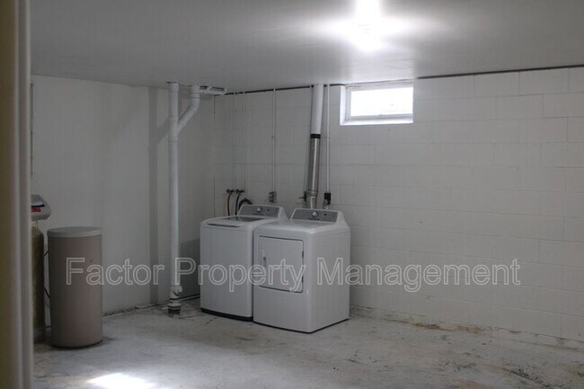 Building Photo - 101 Heather Ln