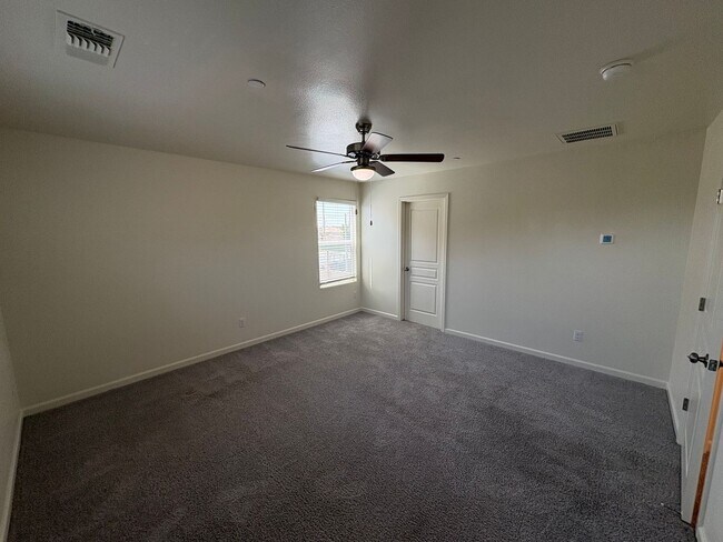 Building Photo - 641 S Laguna St