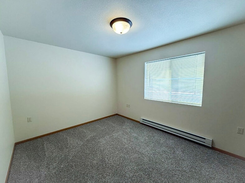 Building Photo - 5908 Delikowski St