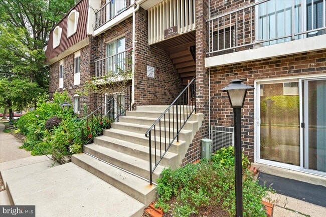 Building Photo - 141 N Fillmore Ave