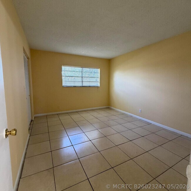 Building Photo - 4700 NW 9th Ct