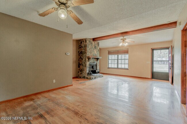 Building Photo - 4523 Chipmunk Rd