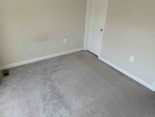 Building Photo - 2820 Dart Dr
