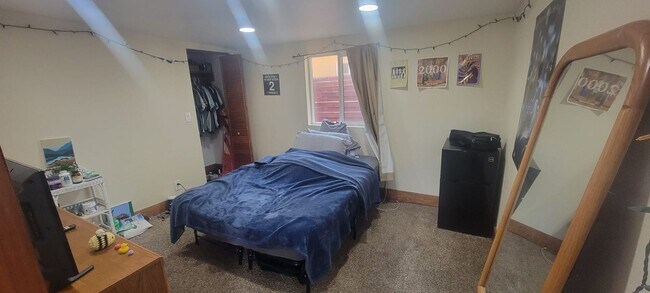 Building Photo - 5BD/3BA Home Near Pearl St, CU, Hiking, Park