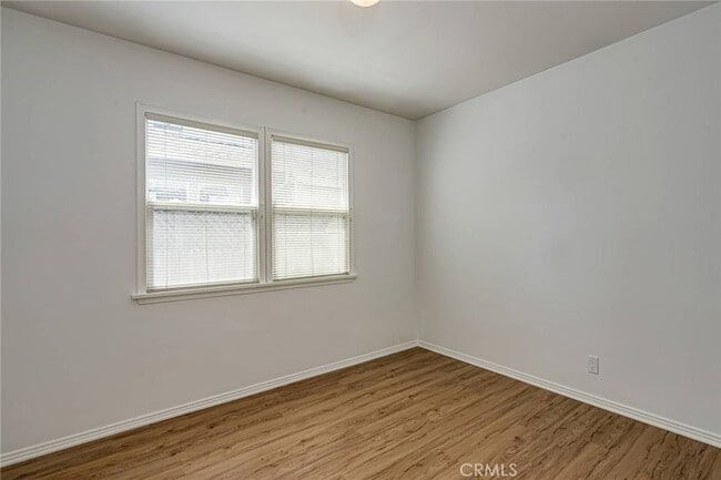 Building Photo - 313 Venice Way