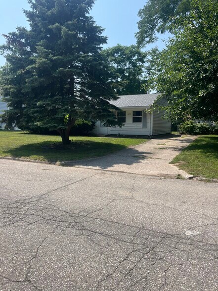Primary Photo - 422 Pleasant Ave
