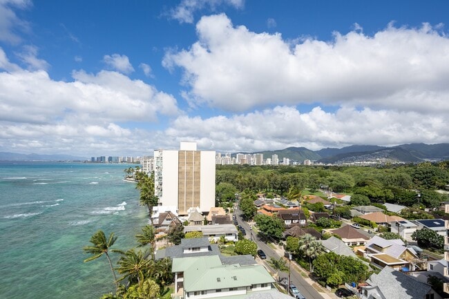 Building Photo - 3065 Kalakaua Ave