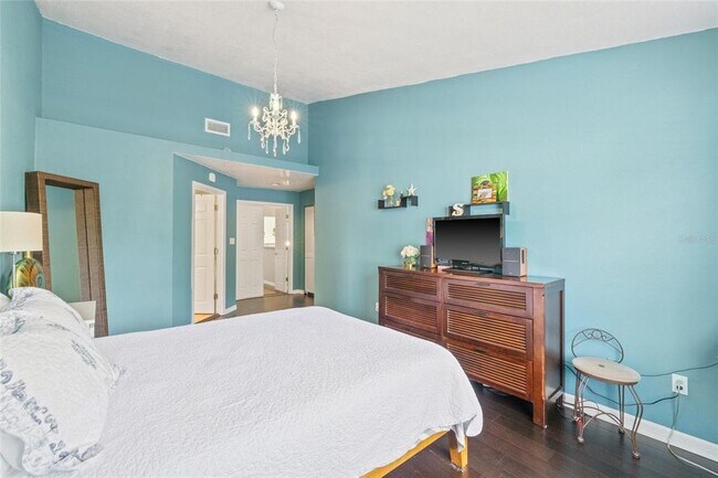 Building Photo - 4265 Brentwood Park Cir