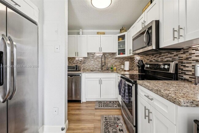 Building Photo - 3862 NE 171 St