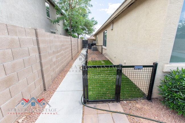 Building Photo - 3068 E Ravenswood Dr
