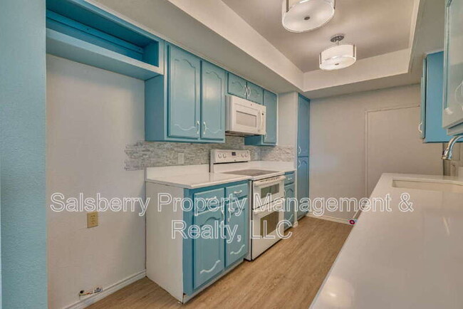 Building Photo - 8511 Westover Ct