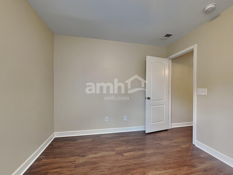 Building Photo - 3048 Adventure Way