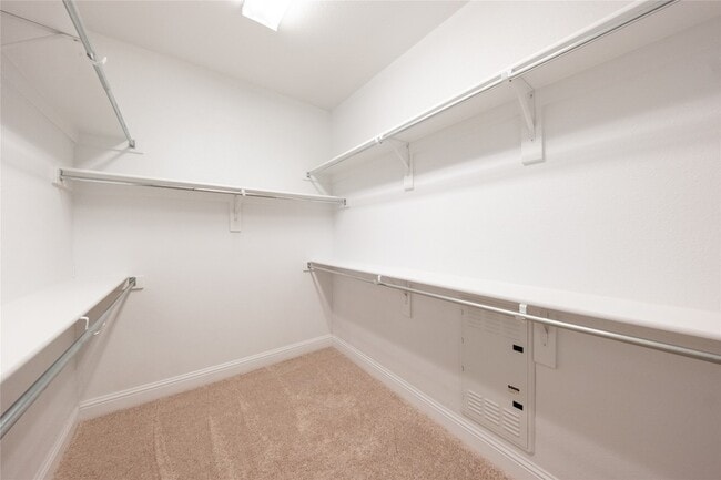 Building Photo - 2500 Rockbrook Dr