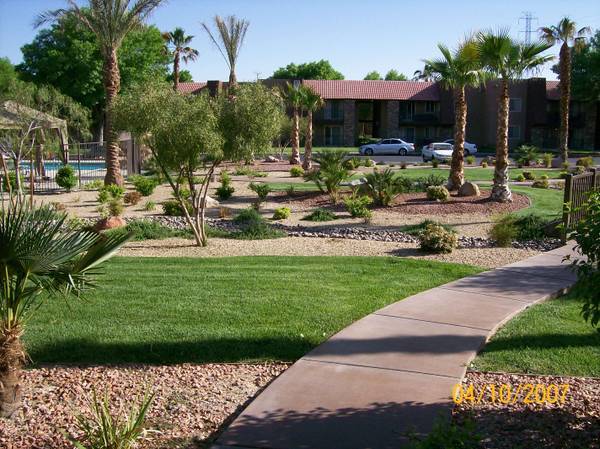 Building Photo - 5141 River Glen Dr