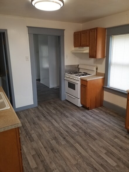 Building Photo - 3401 Hamilton Pl