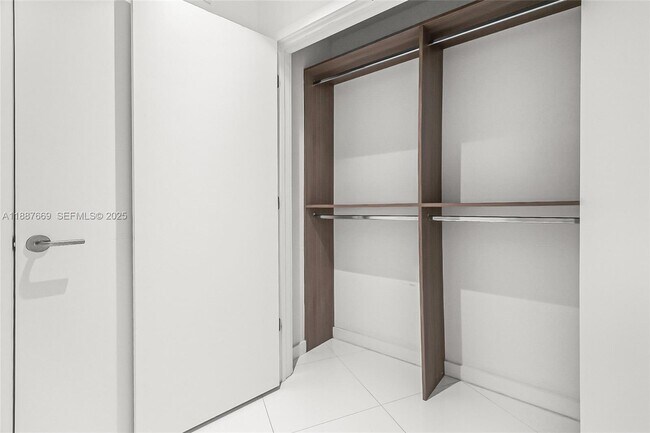 Building Photo - 851 NE 1st Ave