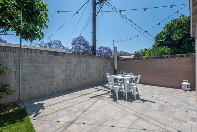 Building Photo - 3914 Somerset Dr