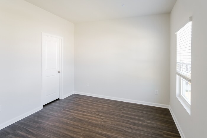 Building Photo - 332 Augustine Dr