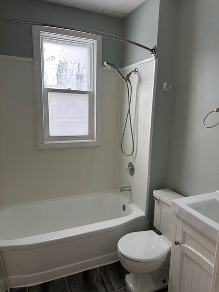 bathroom - 124 8th St E