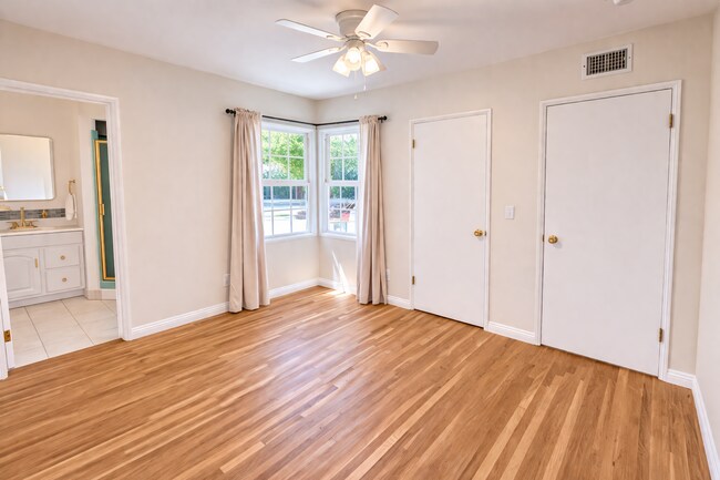 Building Photo - Beautiful 4 bed 3 bathroom