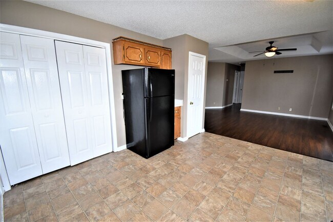 Building Photo - 3 Bedroom Pet Friendly Home For Rent!