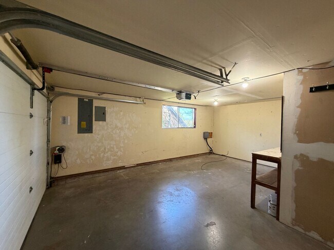 Building Photo - 2735 Almaden St