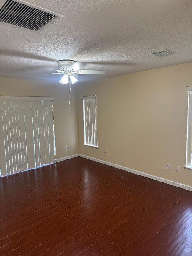 Building Photo - 2461 SW Webster Ln