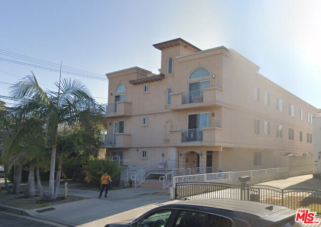Building Photo - 1412 S Sherbourne Dr