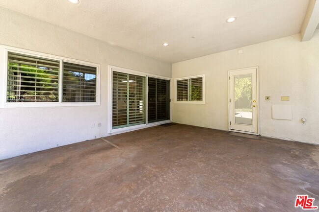 Building Photo - 8900 Alto Cedro Dr