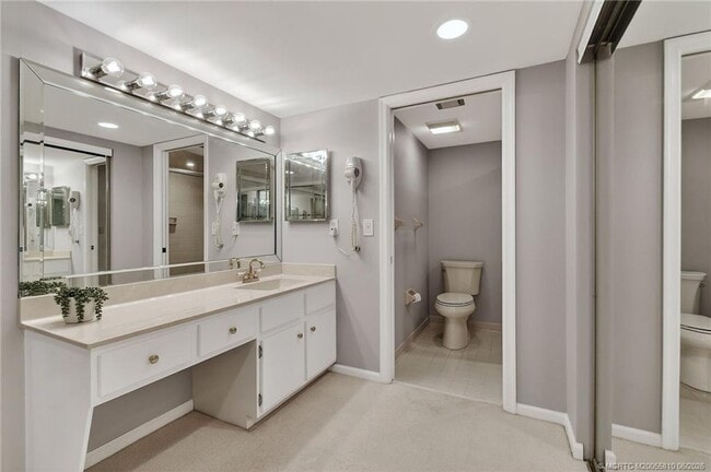 Building Photo - 5152 SE Club Way