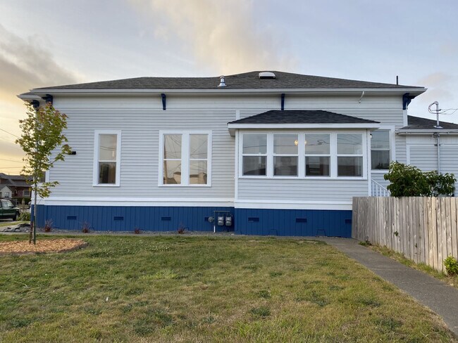 Building Photo - 1655 J Street