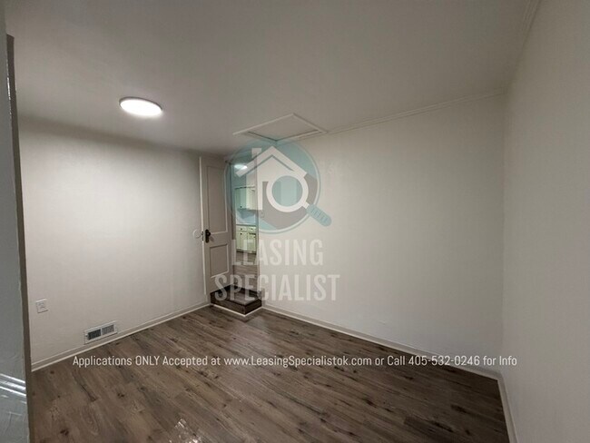 Building Photo - Charming South East OKC Home AVAILABLE FOR IMMEDIATE MOVE IN!
