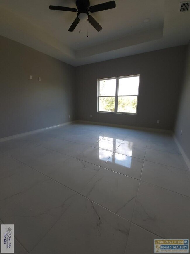 Building Photo - 108 Avenida Escandon