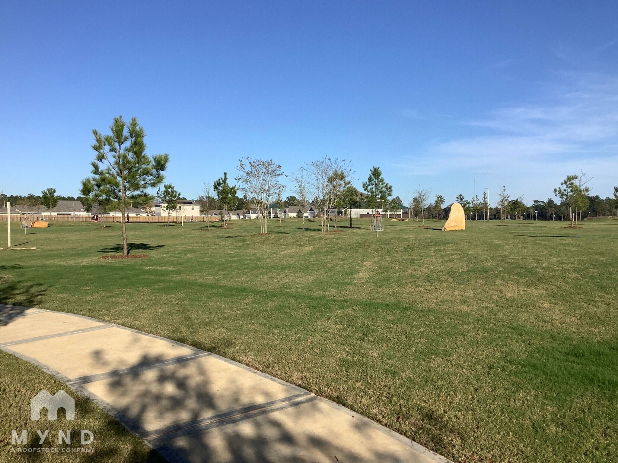 Building Photo - 15475 Maple Ter Dr