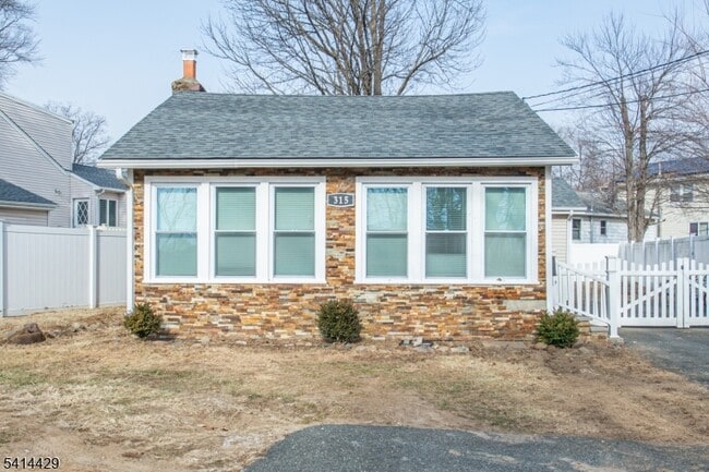 Building Photo - 315 Lake Shore Dr