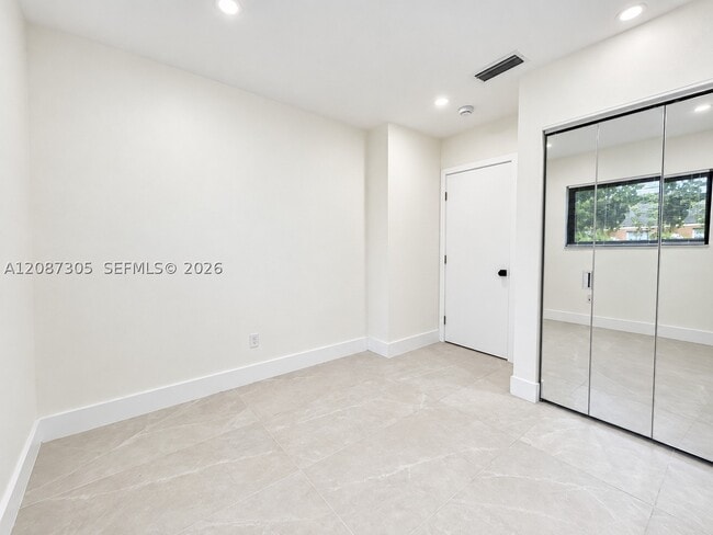 Building Photo - 1043 NW 48th St