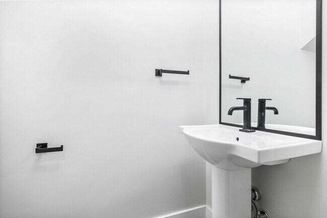 Building Photo - 300 Somerville Ave