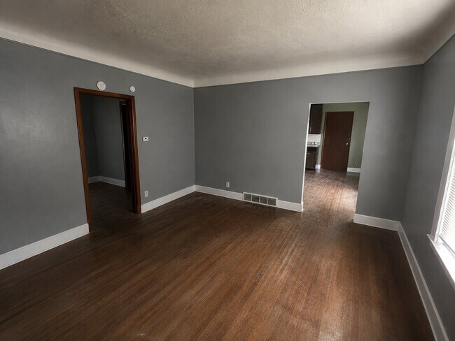 Building Photo - 7006 Clement Ave