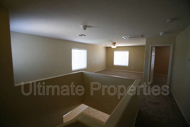 Building Photo - 22866 W Morning Glory St